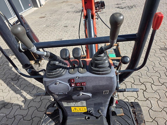 Kubota U10-3 9 of 12