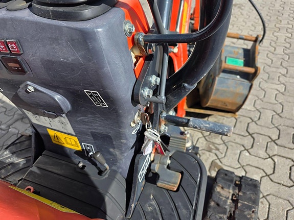 Kubota U10-3 11 of 12