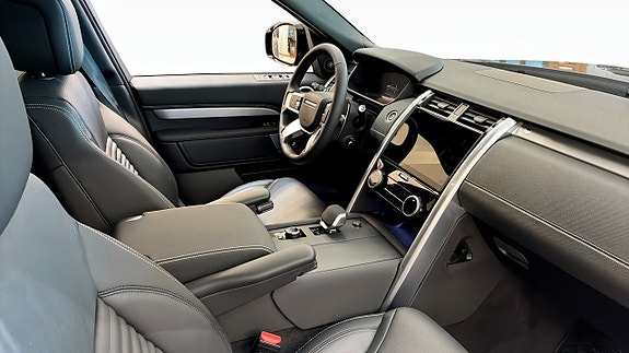 Land Rover Discovery 3 of 5
