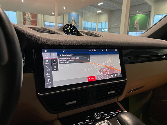 Porsche Cayenne 15 of 18