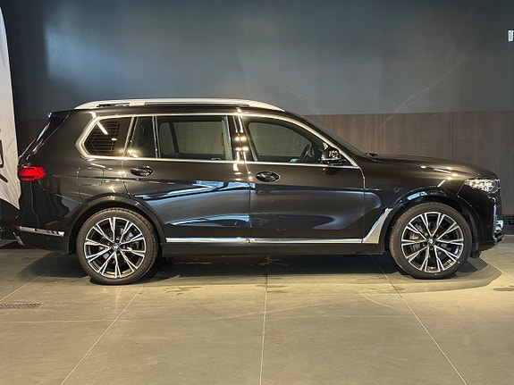 BMW X7 4 of 5