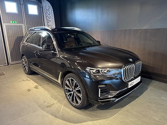 BMW X7 3 of 5
