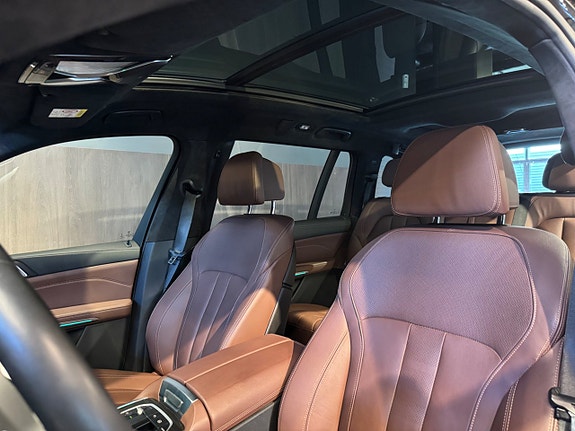 BMW X7 13 of 30