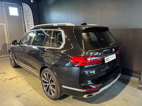 BMW X7 8 of 30