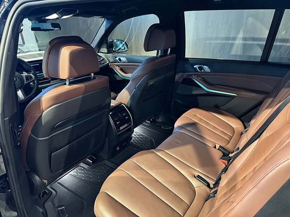 BMW X7 17 of 30