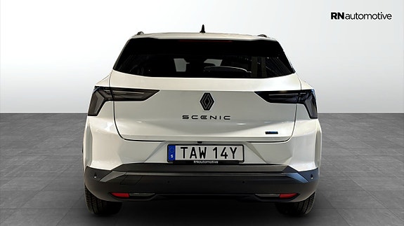 Renault Scenic E-Tech 7 of 16
