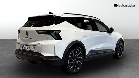 Renault Scenic E-Tech 2 of 16