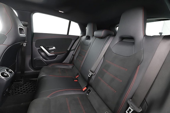 Mercedes-Benz CLA200 15 of 30