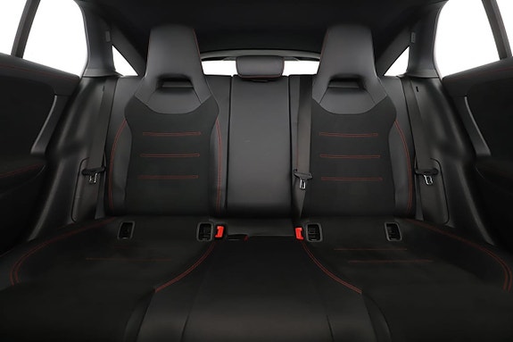 Mercedes-Benz CLA200 16 of 30
