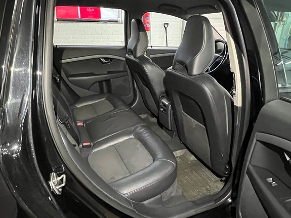 Volvo V70 10 of 13