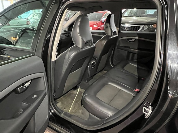 Volvo V70 12 of 13