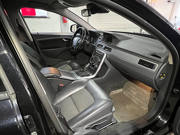 Volvo V70 9 of 13