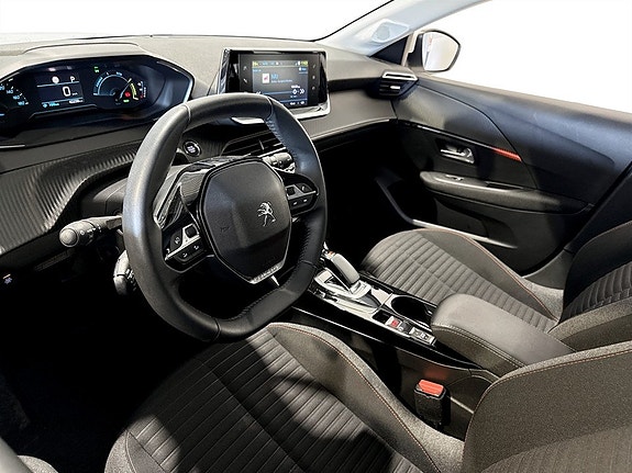 Peugeot e-208 4 of 5