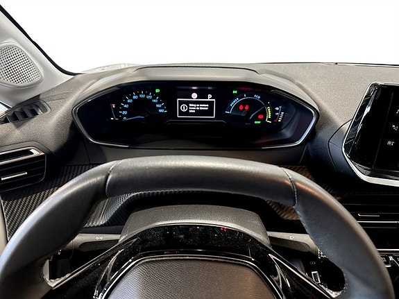 Peugeot e-208 8 of 15