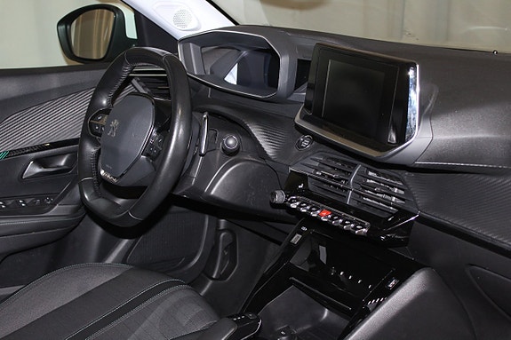 Peugeot 2008 23 of 27