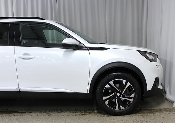 Peugeot 2008 3 of 5