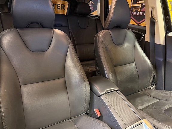 Volvo XC60 12 of 25