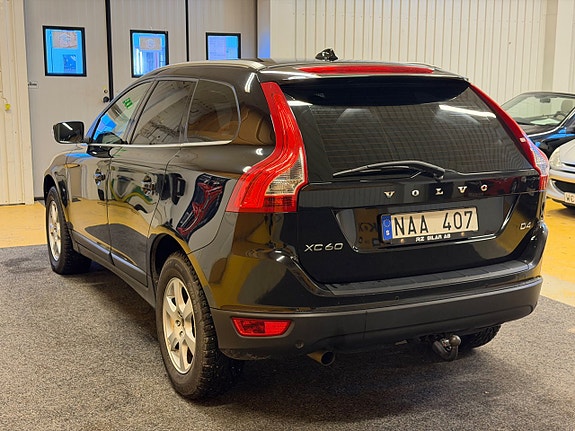 Volvo XC60 4 of 25