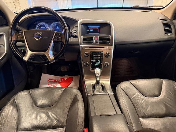Volvo XC60 10 of 25