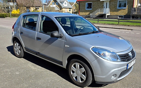 Dacia Sandero 4 of 5