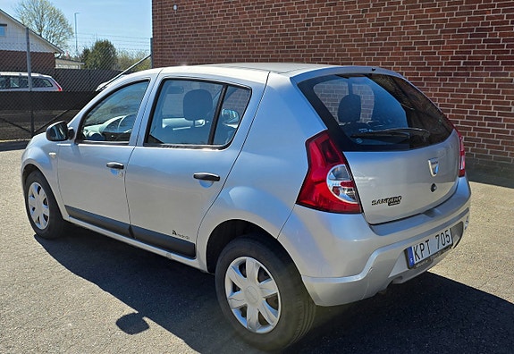 Dacia Sandero 2 of 5