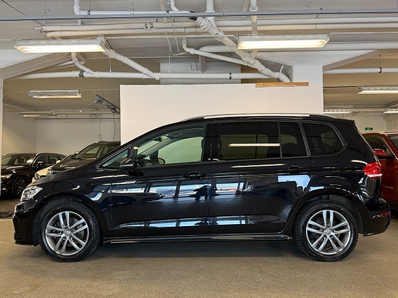 Volkswagen Touran 2 of 5