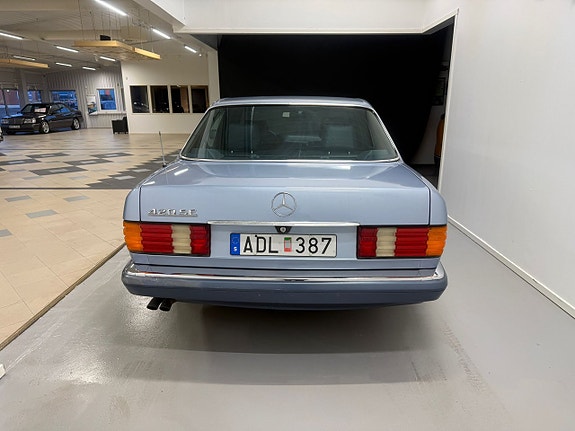 Mercedes-Benz S420 4 of 13