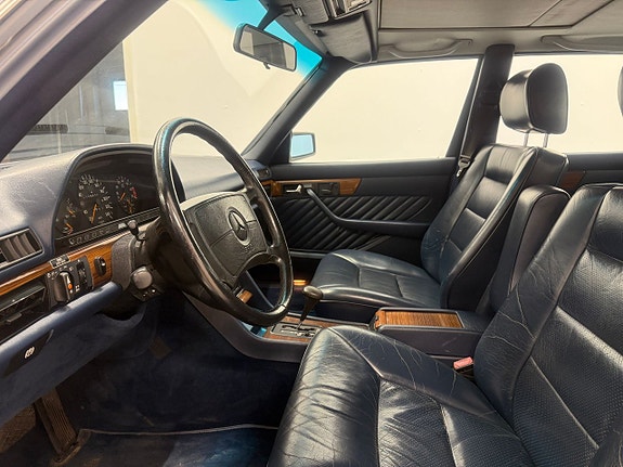 Mercedes-Benz S420 5 of 13