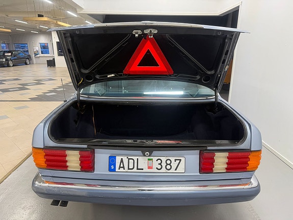 Mercedes-Benz S420 9 of 13