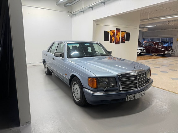 Mercedes-Benz S420 2 of 13
