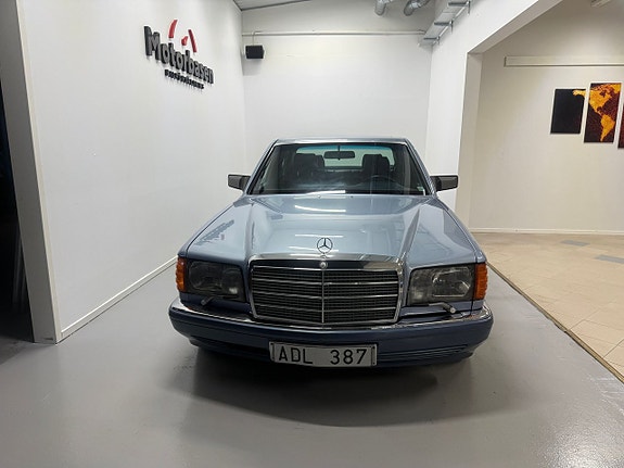 Mercedes-Benz S420 3 of 13