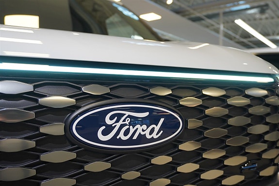 Ford Transit Courier 6 of 22