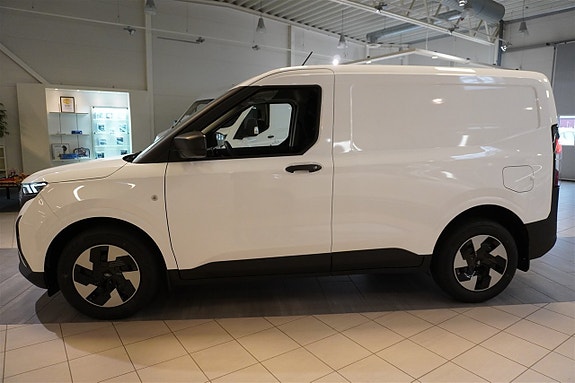 Ford Transit Courier 2 of 5