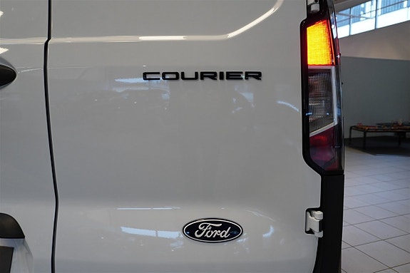 Ford Transit Courier 16 of 22