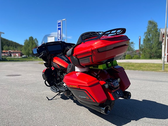 Harley-Davidson CVO Street Glide Limited "Citrus Heat, Finns nu i butik" 13 of 14