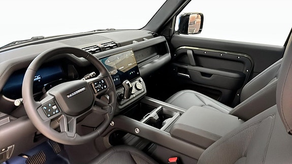 Land Rover Defender 90 13 of 13