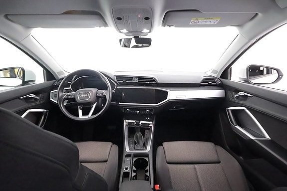 Audi Q3 9 of 17