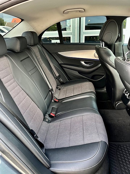 Mercedes-Benz E350 d 10 of 15