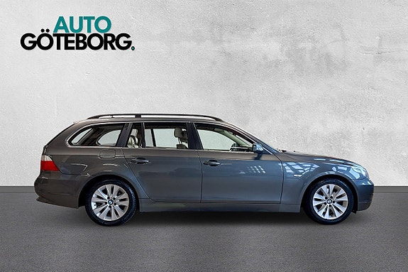 BMW 530i 3 of 5