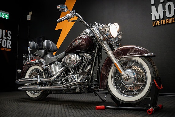 Harley-Davidson Softail Deluxe (FLSTNI) 4 of 15