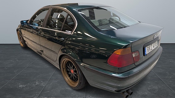 BMW 320 8 of 20