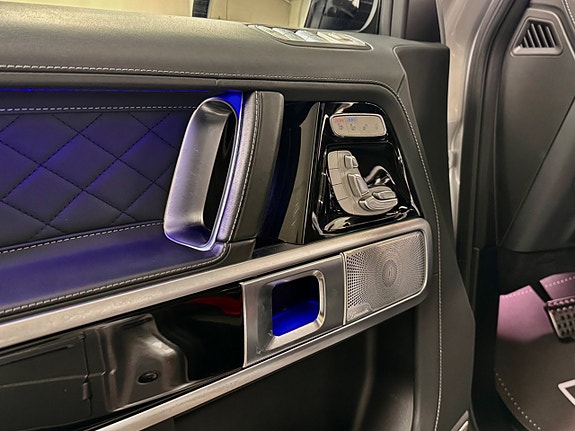 Mercedes-Benz G63 10 of 15