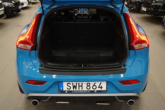 Volvo V40 6 of 21