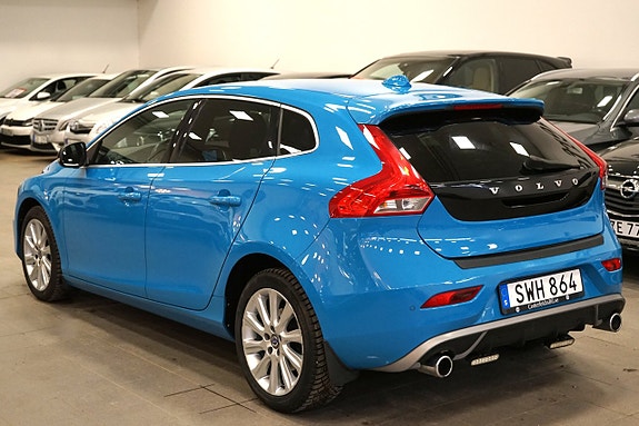 Volvo V40 3 of 21
