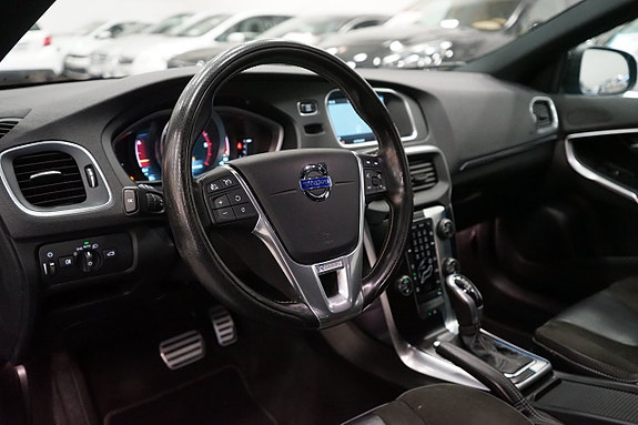 Volvo V40 11 of 21