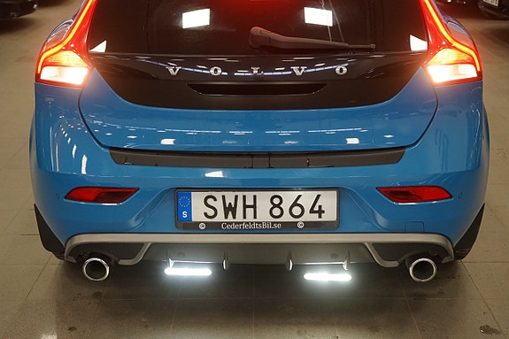 Volvo V40 7 of 21