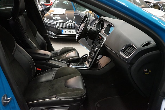 Volvo V40 10 of 21
