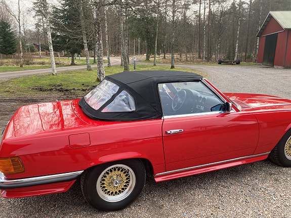 Mercedes-Benz SL350 3 of 4