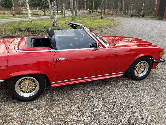 Mercedes-Benz SL350 2 of 4