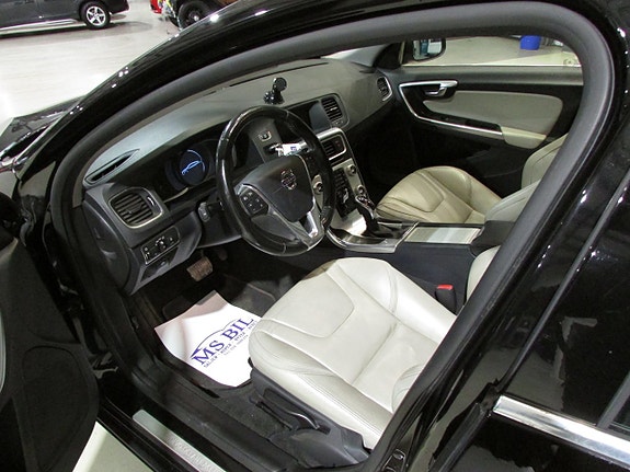 Volvo V60 9 of 18